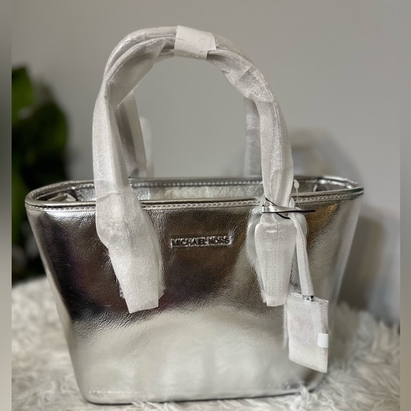 MICHAEL KORS Michael Kors Jet Set Silver Metallic Carryall Top Zip Purse - Picture 7 of 8